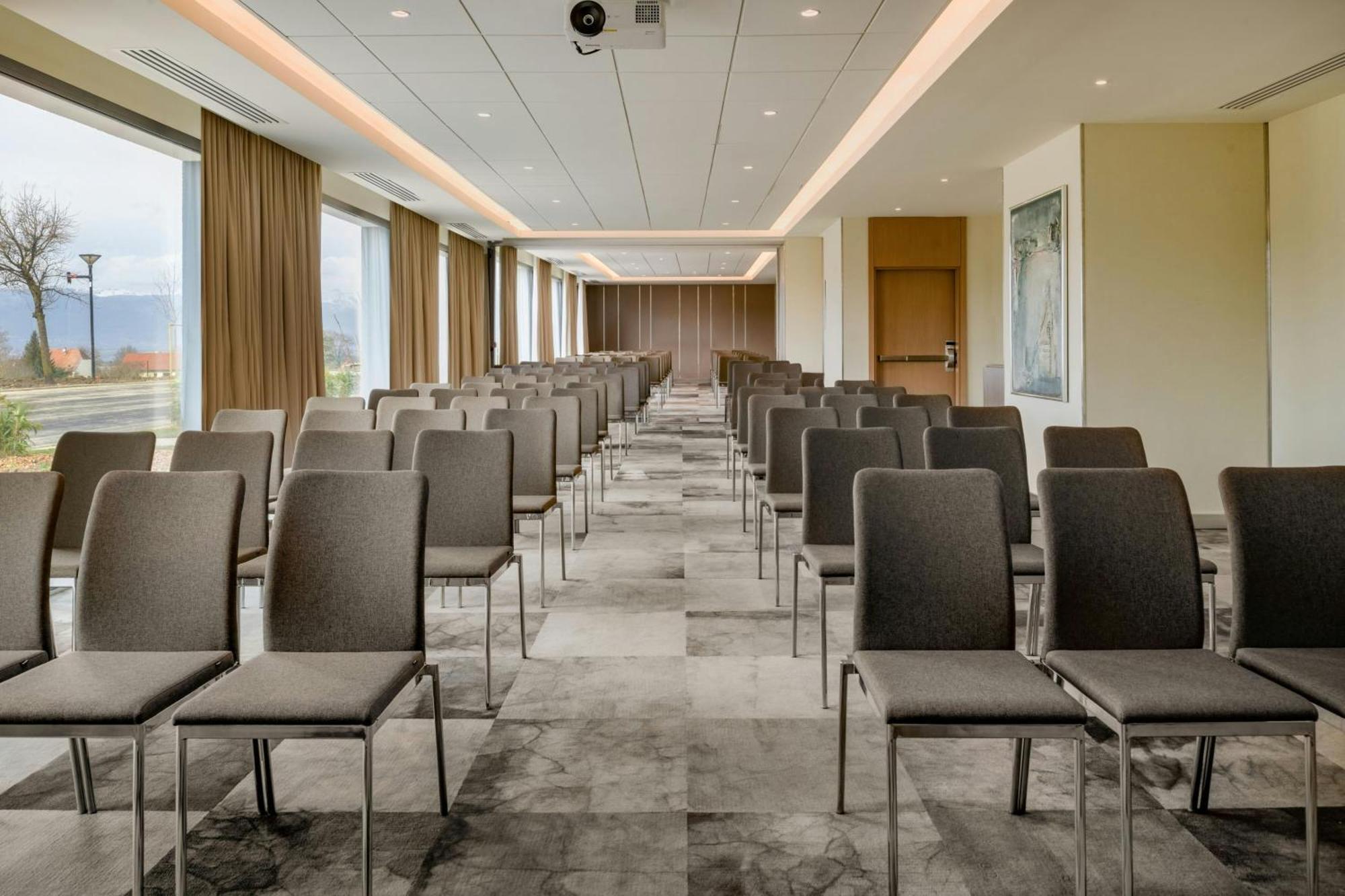 Ac Hotel By Marriott Saint-Julien-En-Genevois Exterior photo
